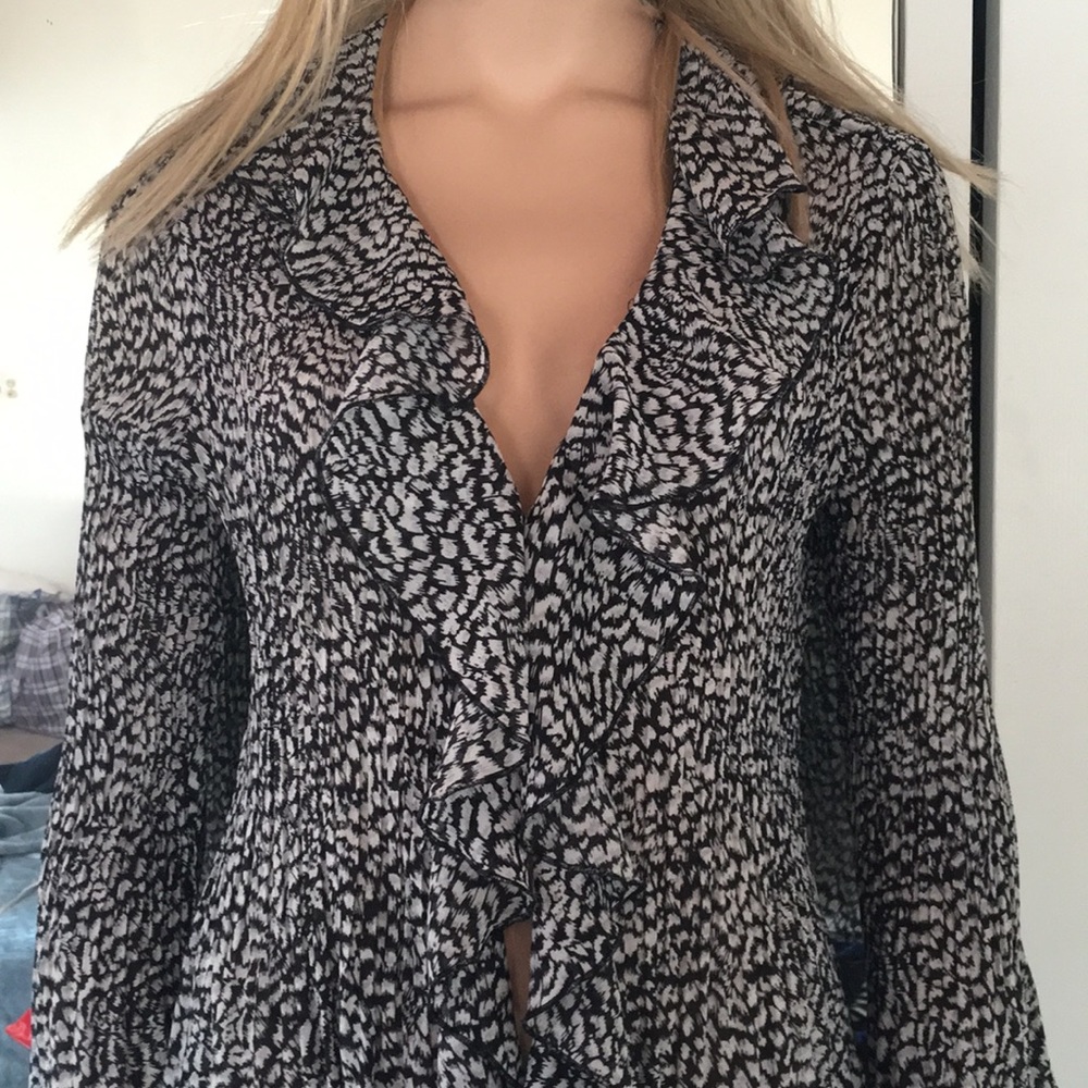 Pretty  Blk&Wht Print Blouse/Jacket W/Ruffle Front - Picture 3 of 6